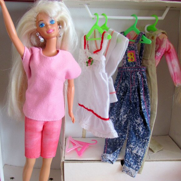 BARBIE CLOTHES & DOLLS LOT in CARRY CASE CLOSET, 2 BARBIES w GLORIOUS HAIR, 1976 - Picture 8 of 15